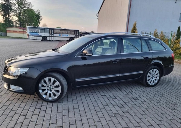 Skoda Superb cena 37900 przebieg: 299251, rok produkcji 2012 z Czarne małe 596